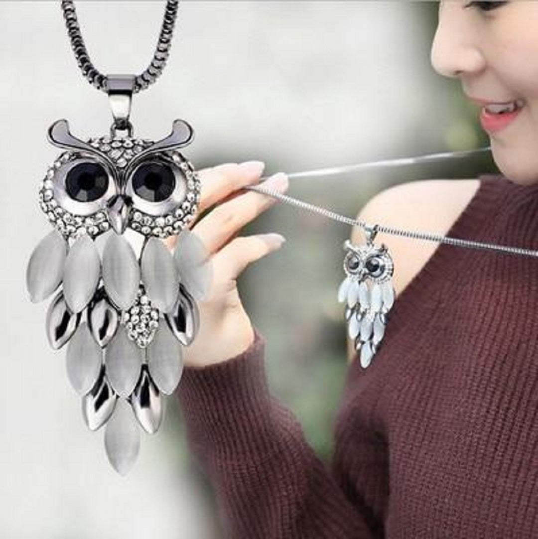 Charming Bordered Alloy Opal Owl Necklace