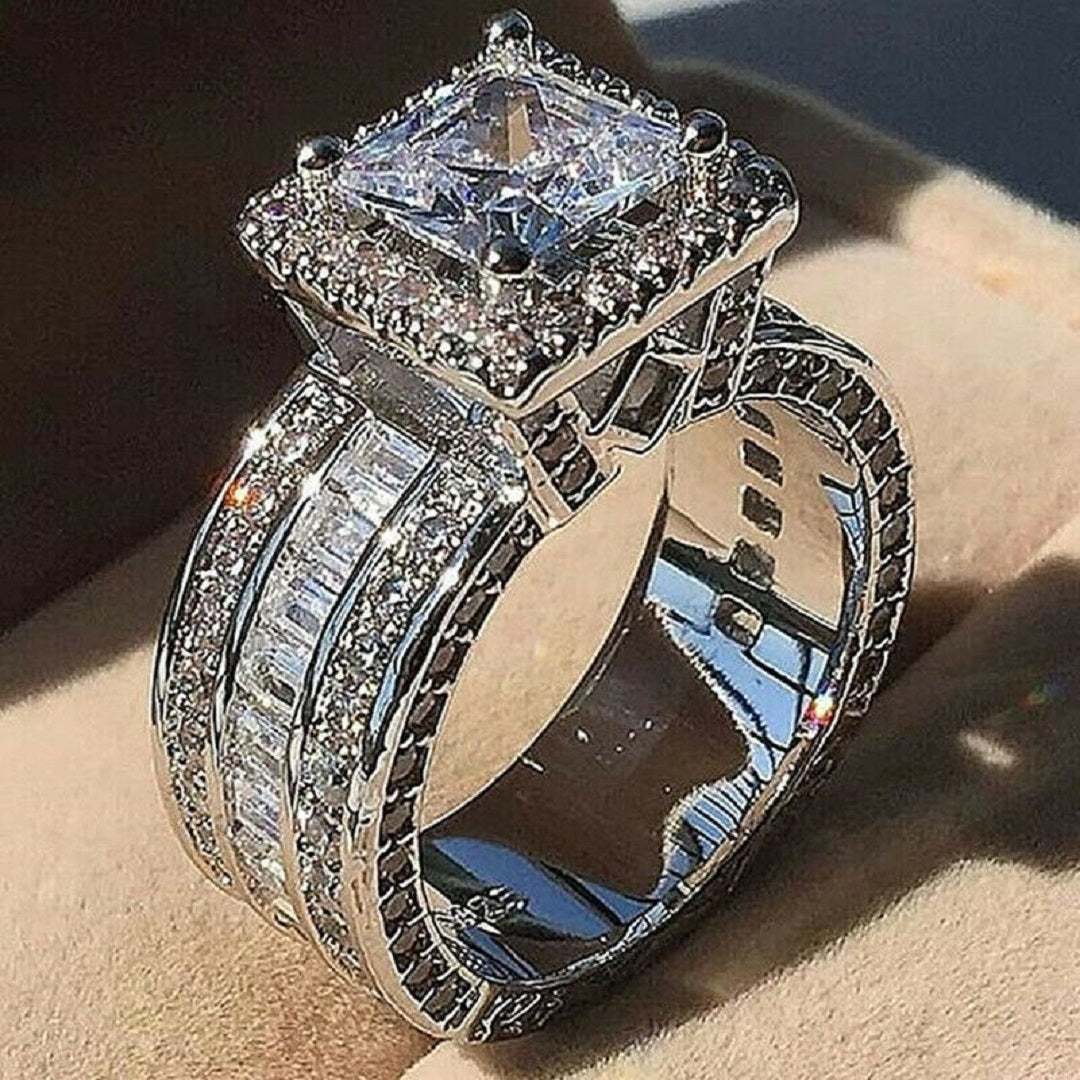 Exquisite White Zircon Stone Wedding Ring