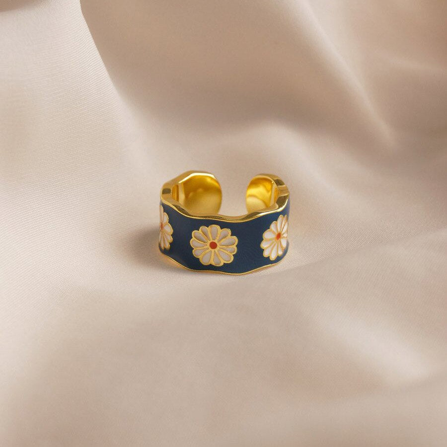 Soulmate Blossom Daisy Flower Ring