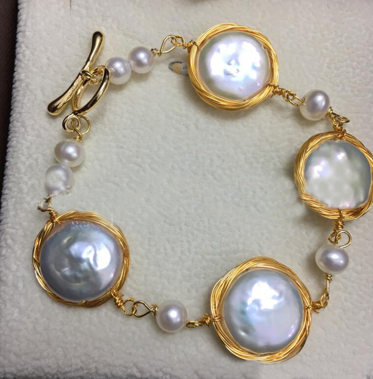 Ava Gold Plated Pearl bracelet