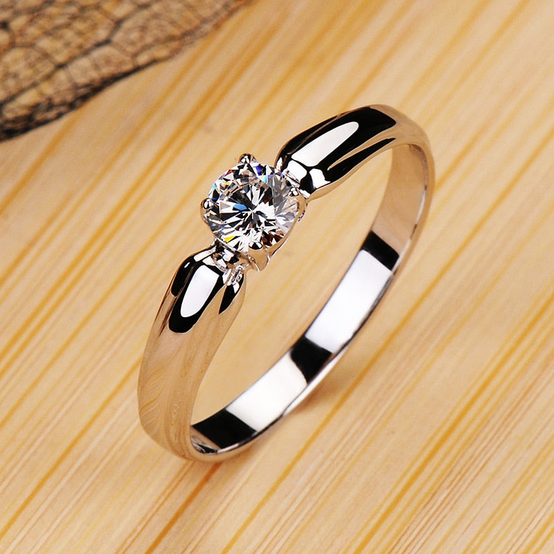 Carla Solitaire Women's Chevron Wedding Ring – KAVALRI