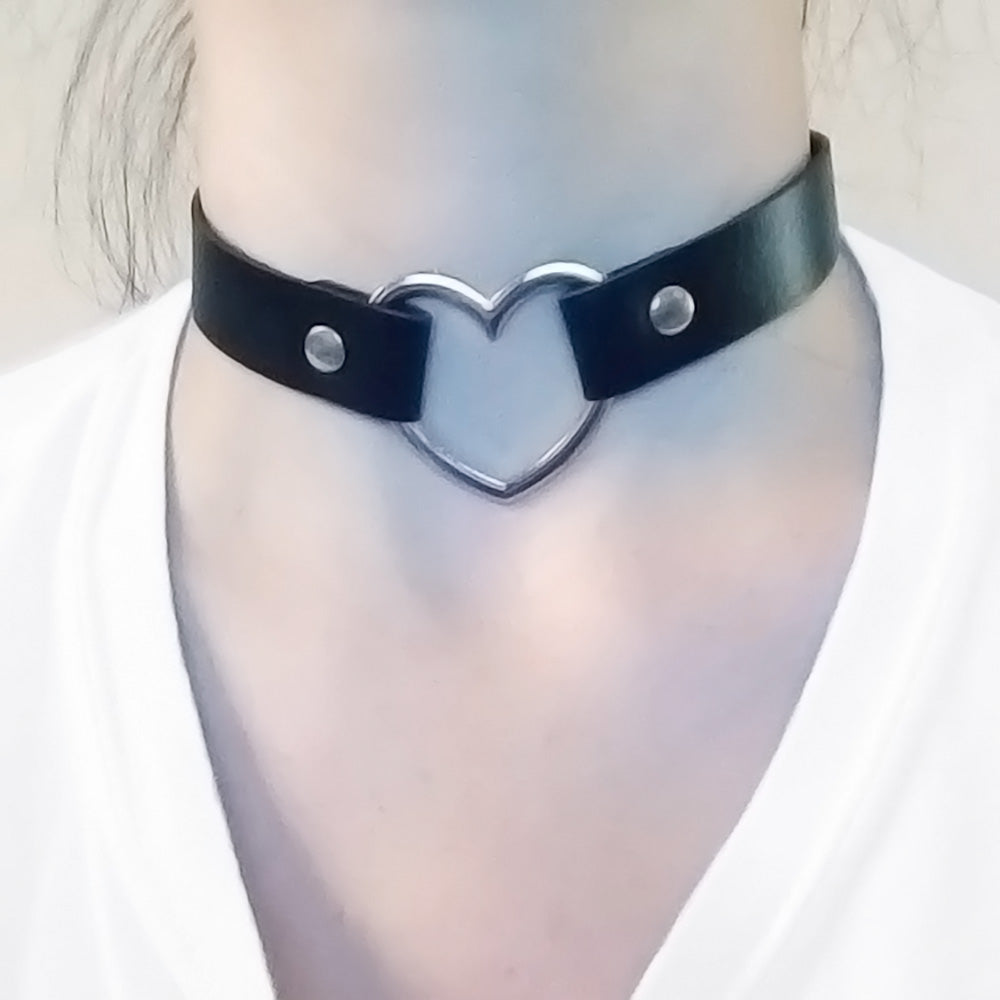 Gothic Leather Heart Collar Choker Necklace
