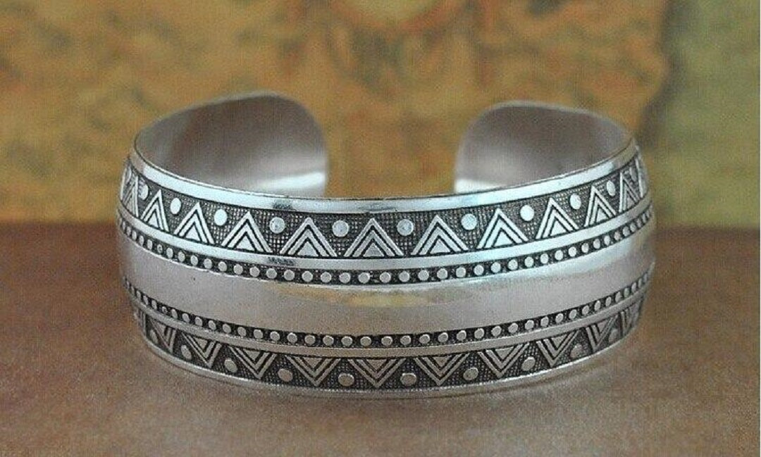 Vintage Retro Flower Metal Tibetan Silver Cuff Bracelet